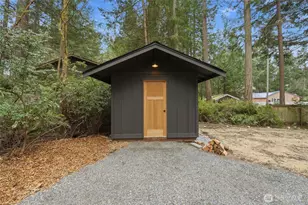 11408 Laurel Pl, Anderson Island, WA 98303 - Photo 30
