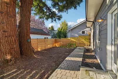 7207 12th Avenue NE, Seattle, WA 98115 - Photo 28