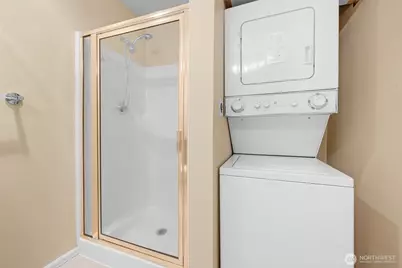 4343 Roosevelt Way NE #401, Seattle, WA 98105 - Photo 26