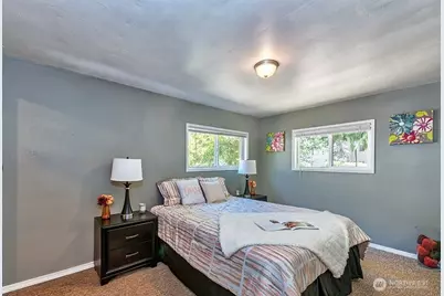 22910 Edmonds Way, Edmonds, WA 98020 - Photo 10