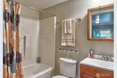 22910 Edmonds Way, Edmonds, WA 98020 - Photo 6