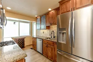 24710 11th Ave S, Des Moines, WA 98198 - Photo 8