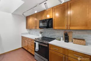 2321 NE 128th St, Seattle, WA 98125 - Photo 10