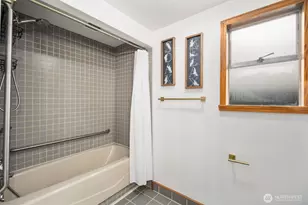 2321 NE 128th St, Seattle, WA 98125 - Photo 22