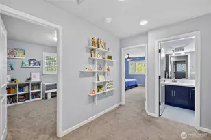 1031 Cove View Cir, Oak Harbor, WA 98277 - Photo 16