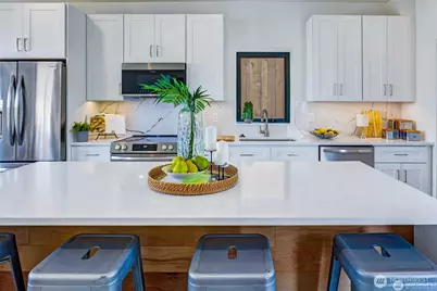 5731 N 48th Street, Tacoma, WA 98407 - Photo 2