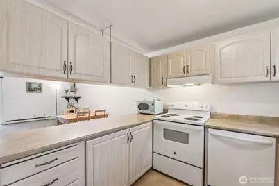 5806 200th Street SW #F, Lynnwood, WA 98036 - Photo 10