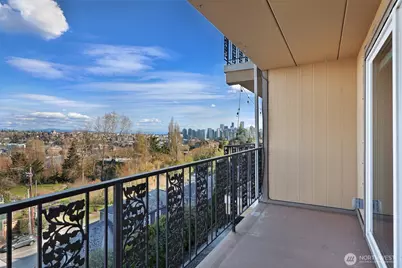 1818 Bigelow Avenue N #301, Seattle, WA 98109 - Photo 32
