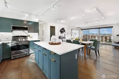 1818 Bigelow Avenue N #301, Seattle, WA 98109 - Photo 14