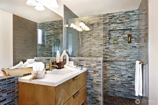 1818 Bigelow Ave N, Seattle, WA 98109 - Photo 18