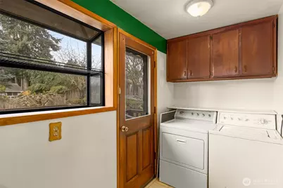 20401 25th Avenue NE, Shoreline, WA 98155 - Photo 8