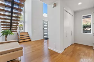 10315 NE 65th Way, Kirkland, WA 98033 - Photo 2