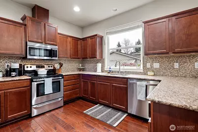 7402 46th Street W, University Place, WA 98466 - Photo 4