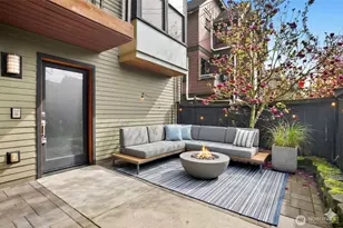 3636 Palatine Ave N, Seattle, WA 98103 - Photo 2