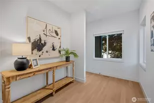 10317 Sand Point Way NE, Seattle, WA 98125 - Photo 16