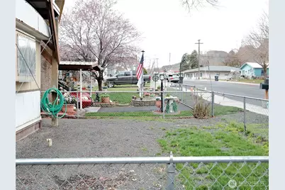 305 Burdin Boulevard, Grand Coulee, WA 99133 - Photo 4