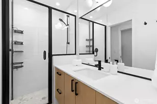 10354 Wallingford Ave N, Seattle, WA 98133 - Photo 16