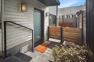 411 B NE 80th St, Seattle, WA 98115 - Photo 2