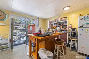 14022 Roslyn Pl N, Seattle, WA 98133 - Photo 18