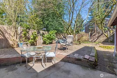 14022 Roslyn Place N, Seattle, WA 98133 - Photo 18