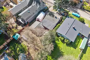 14022 Roslyn Pl N, Seattle, WA 98133 - Photo 4