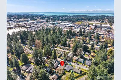 14022 Roslyn Place N, Seattle, WA 98133 - Photo 10