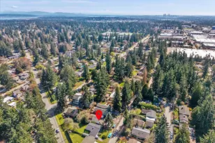 14022 Roslyn Pl N, Seattle, WA 98133 - Photo 12