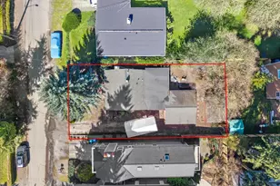 14022 Roslyn Pl N, Seattle, WA 98133 - Photo 6