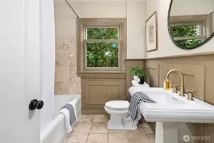 2407 11th Ave E, Seattle, WA 98102 - Photo 20