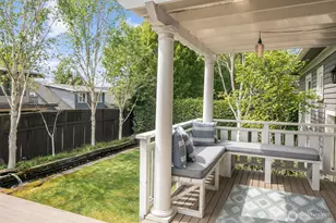 2407 11th Ave E, Seattle, WA 98102 - Photo 14