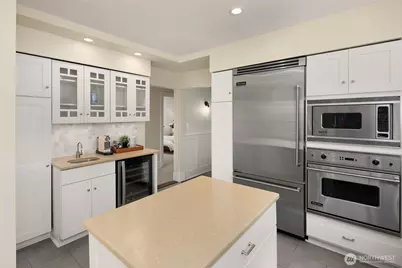 2407 11th Avenue E, Seattle, WA 98102 - Photo 12