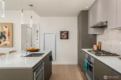 2510 6th Avenue #3705, Seattle, WA 98121 - Photo 8