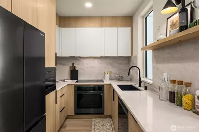 14033 Densmore Avenue N, Seattle, WA 98133 - Photo 6