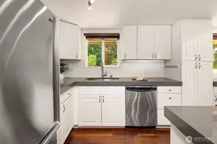 2310 216th Ave SE, Sammamish, WA 98075 - Photo 14