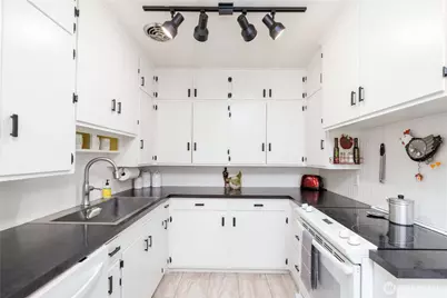 413 Strait View Dr, Port Angeles, WA 98362 - Photo 12