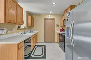 1013 Riddell Ave NE, Orting, WA 98360 - Photo 12