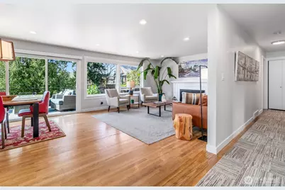 8659 Fauntlee Crest SW, Seattle, WA 98136 - Photo 4