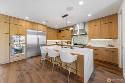 10204 NE 43rd Street, Kirkland, WA 98033 - Photo 12