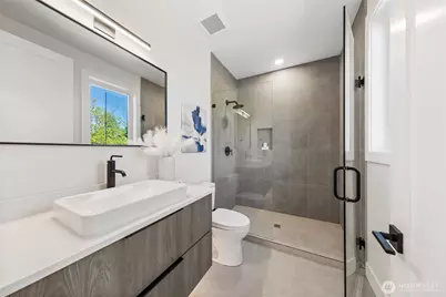 10204 NE 43rd Street, Kirkland, WA 98033 - Photo 20