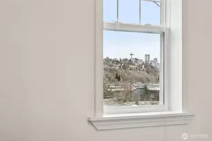 2418 W Boston, Seattle, WA 98199 - Photo 16