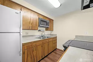 212 Madison St, Everett, WA 98203 - Photo 8