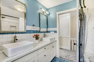 348 NE 57th St, Seattle, WA 98105 - Photo 20