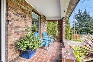 348 NE 57th St, Seattle, WA 98105 - Photo 4