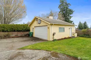 10702 39th Ave SW, Seattle, WA 98146 - Photo 32