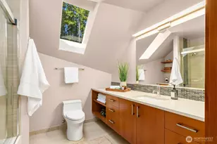6900 NE Dolphin Dr, Bainbridge Island, WA 98110 - Photo 24