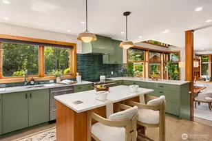 6900 NE Dolphin Dr, Bainbridge Island, WA 98110 - Photo 12