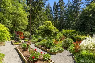 6900 NE Dolphin Dr, Bainbridge Island, WA 98110 - Photo 36