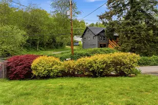 6352 24th Ave SW, Seattle, WA 98106 - Photo 2