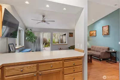 6352 24th Avenue SW, Seattle, WA 98106 - Photo 8