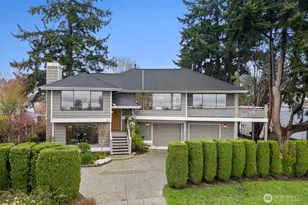 556 Holly Dr, Edmonds, WA 98020 - Photo 2